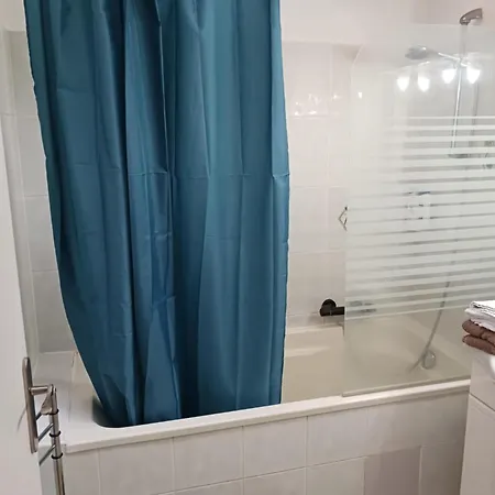 Chambre Privee Climatisee Chez Particulier, Wifi *