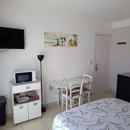 Studio Meuble Cosy Proche Clinique St Pierre, Wifi, A 10 Minutes De La Plage, *