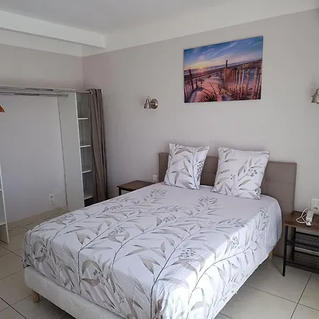 Meuble, Wifi A 10 Minutes De La Plage, Linge Fourni Rum i privatbostad
