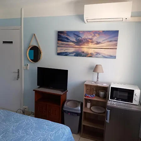 Δωμάτια σε οικογενειακή κατοικία Studio Meuble Cosy Proche Clinique St Pierre, Wifi, A 10 Minutes De La Plage,