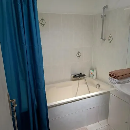 Privee Climatisee Chez Particulier, Wifi Perpignan