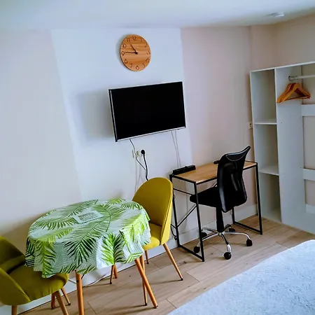 Studio Meuble Cosy Proche Clinique St Pierre, Wifi, A 10 Minutes De La Plage, Δωμάτια σε οικογενειακή κατοικία Περπινιάν