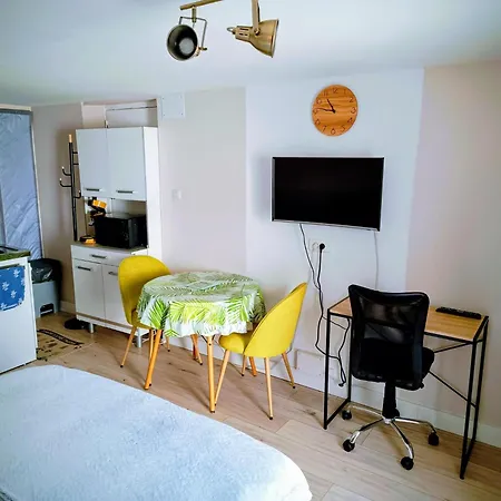 Δωμάτια σε οικογενειακή κατοικία Studio Meuble Cosy Proche Clinique St Pierre, Wifi, A 10 Minutes De La Plage, *